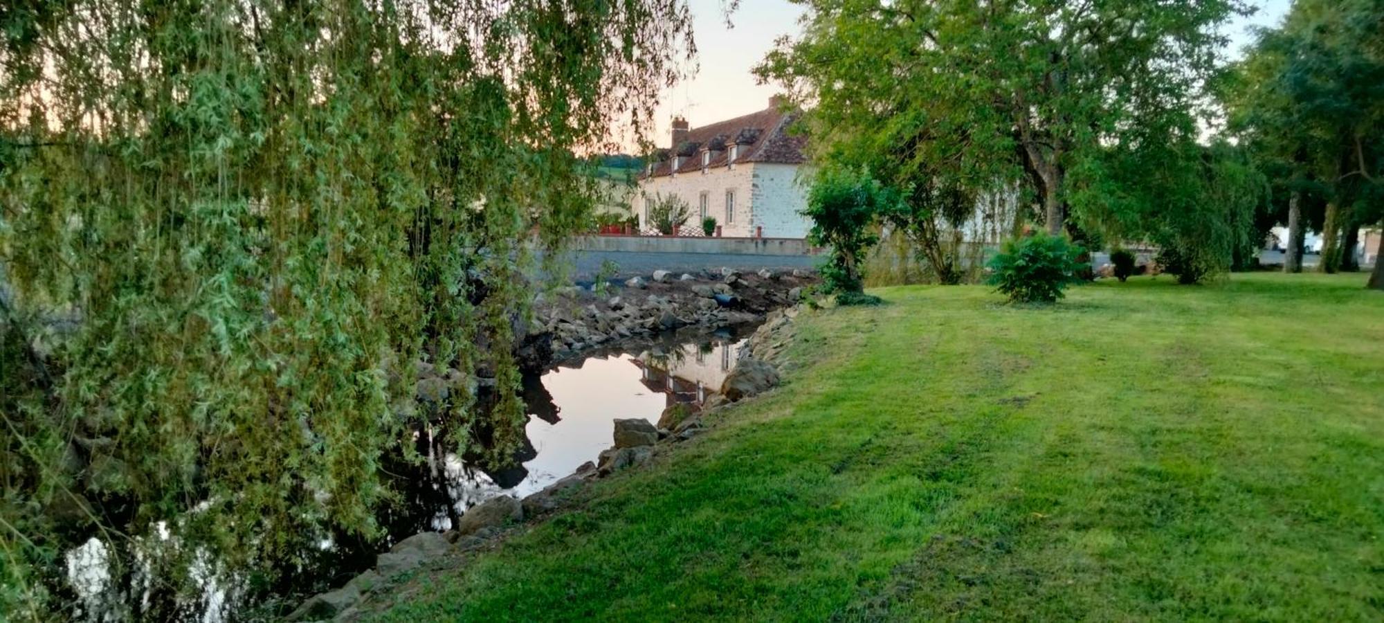 Gite & Chambre D'Hotes Du Moulin Villa Brulon Luaran gambar